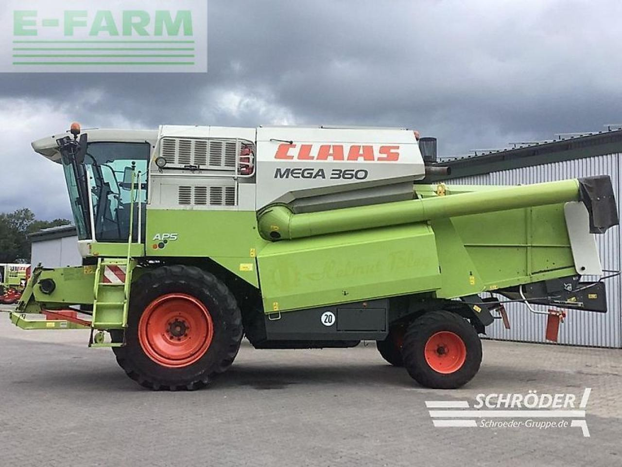CLAAS dominator 360 mega + c 600 schneidwerk - Kombájn: 2 kép. CLAAS dominator 360 mega + c 600 schneidwerk - Kombájn: 2 kép.