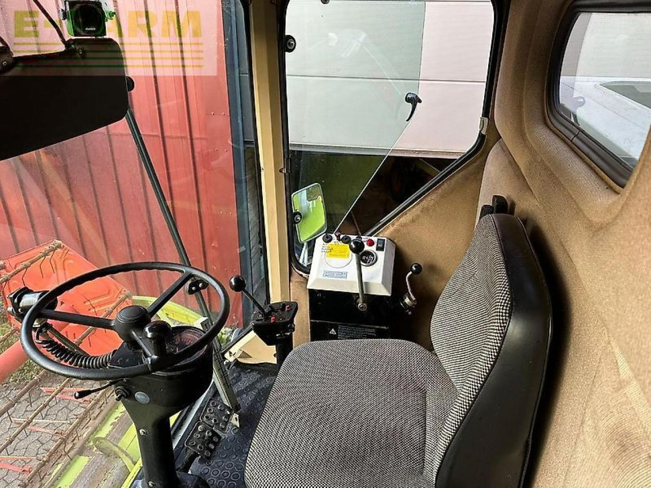 CLAAS dominator 48s - Kombájn: 2 kép. CLAAS dominator 48s - Kombájn: 2 kép.