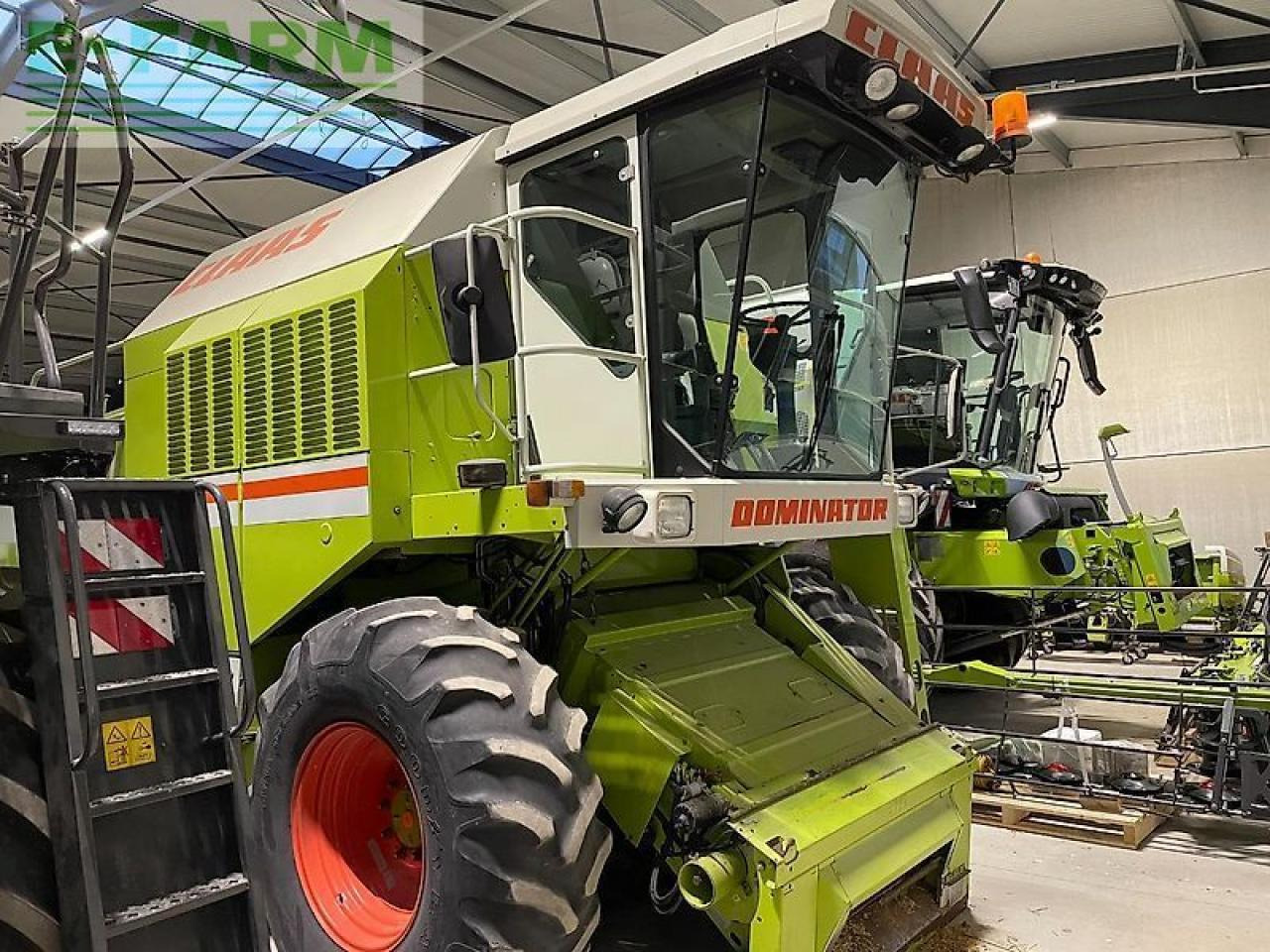 CLAAS dominator 88 - Kombájn: 1 kép. CLAAS dominator 88 - Kombájn: 1 kép.