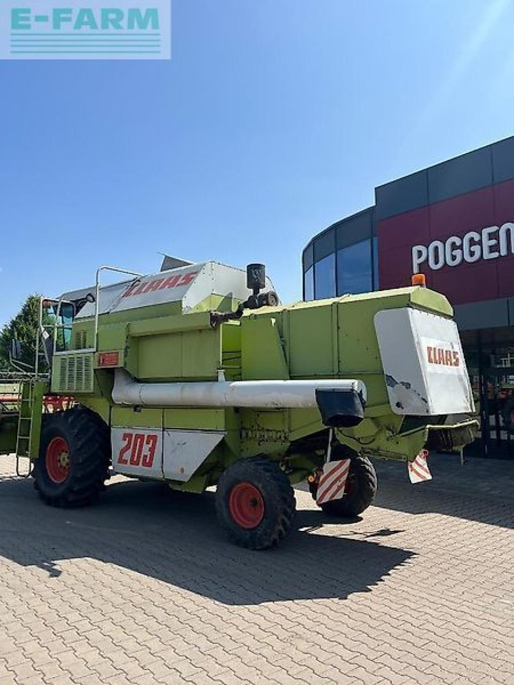 CLAAS dominator 88 - Kombájn: 4 kép. CLAAS dominator 88 - Kombájn: 4 kép.