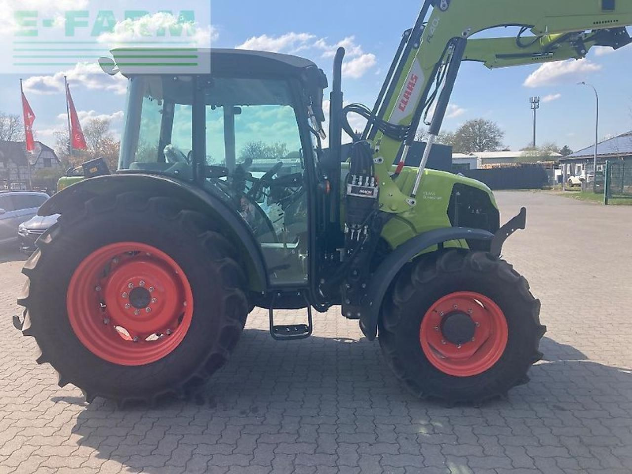 CLAAS elios 210 - Traktor: 4 kép. CLAAS elios 210 - Traktor: 4 kép.