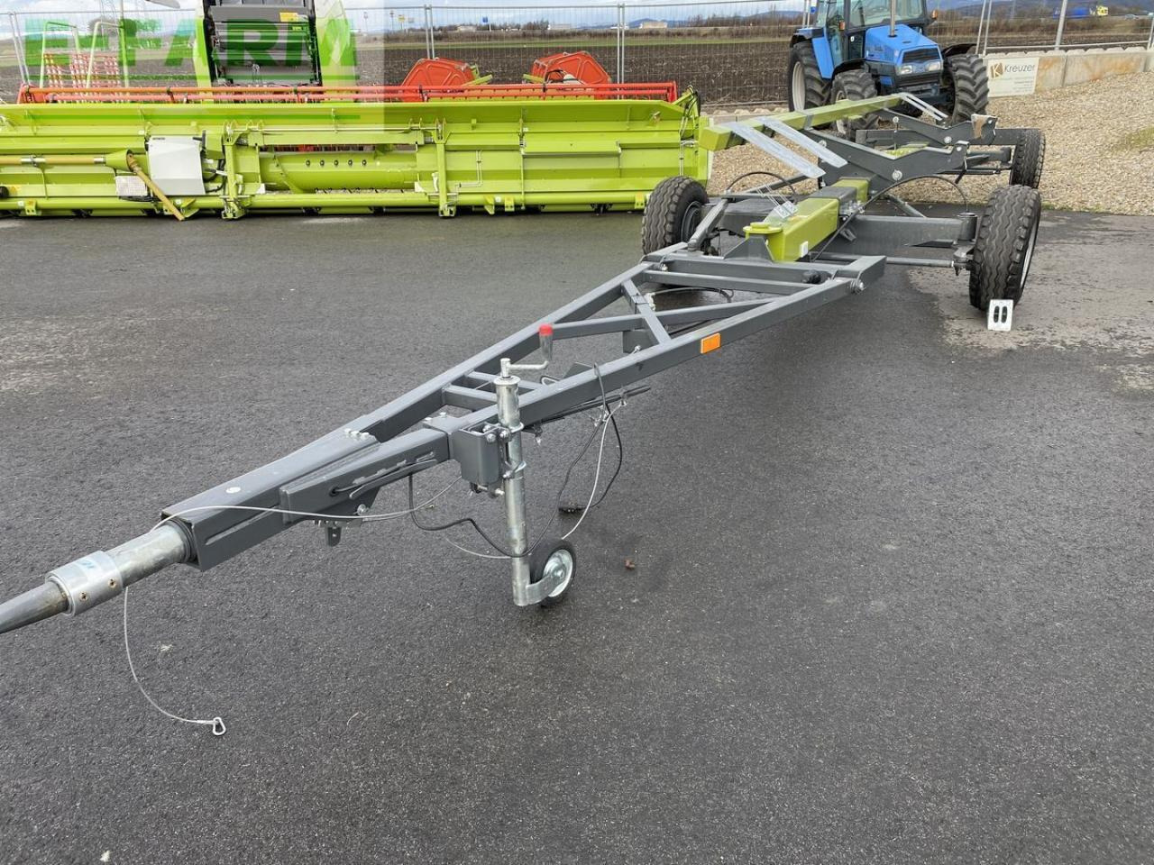 CLAAS getreideschneidwerk v 770 - Kombájn adapter: 5 kép. CLAAS getreideschneidwerk v 770 - Kombájn adapter: 5 kép.