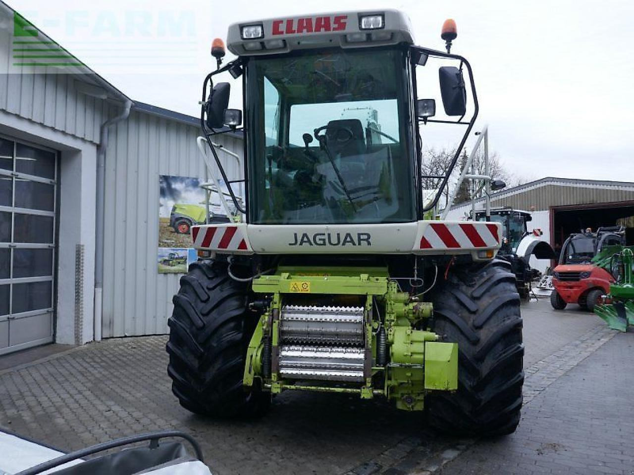 CLAAS jaguar 870 - Önjáró szecskázógép: 2 kép. CLAAS jaguar 870 - Önjáró szecskázógép: 2 kép.