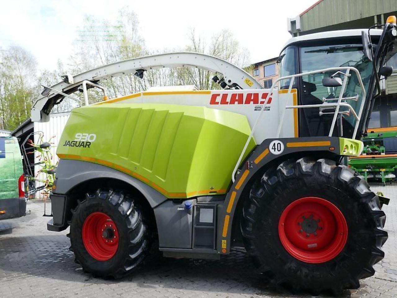 CLAAS jaguar 930 - Önjáró szecskázógép: 3 kép. CLAAS jaguar 930 - Önjáró szecskázógép: 3 kép.