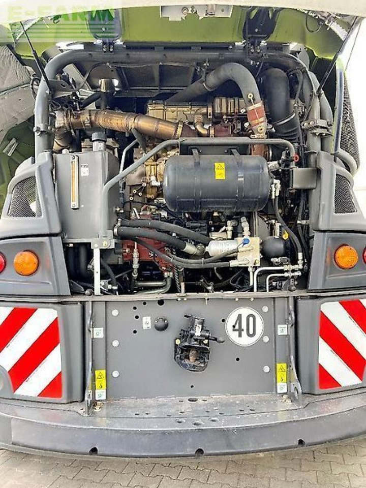 CLAAS jaguar 950 - Önjáró szecskázógép: 4 kép. CLAAS jaguar 950 - Önjáró szecskázógép: 4 kép.