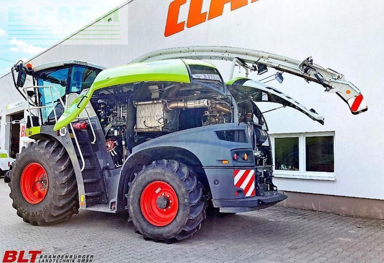 CLAAS jaguar 950 - Önjáró szecskázógép: 2 kép. CLAAS jaguar 950 - Önjáró szecskázógép: 2 kép.