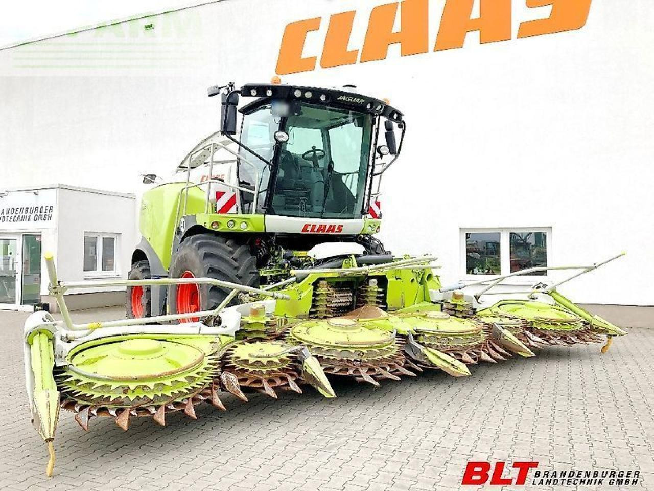 CLAAS jaguar 950 - Önjáró szecskázógép: 1 kép. CLAAS jaguar 950 - Önjáró szecskázógép: 1 kép.