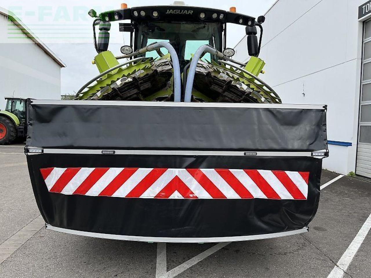 CLAAS jaguar 970 - Önjáró szecskázógép: 2 kép. CLAAS jaguar 970 - Önjáró szecskázógép: 2 kép.