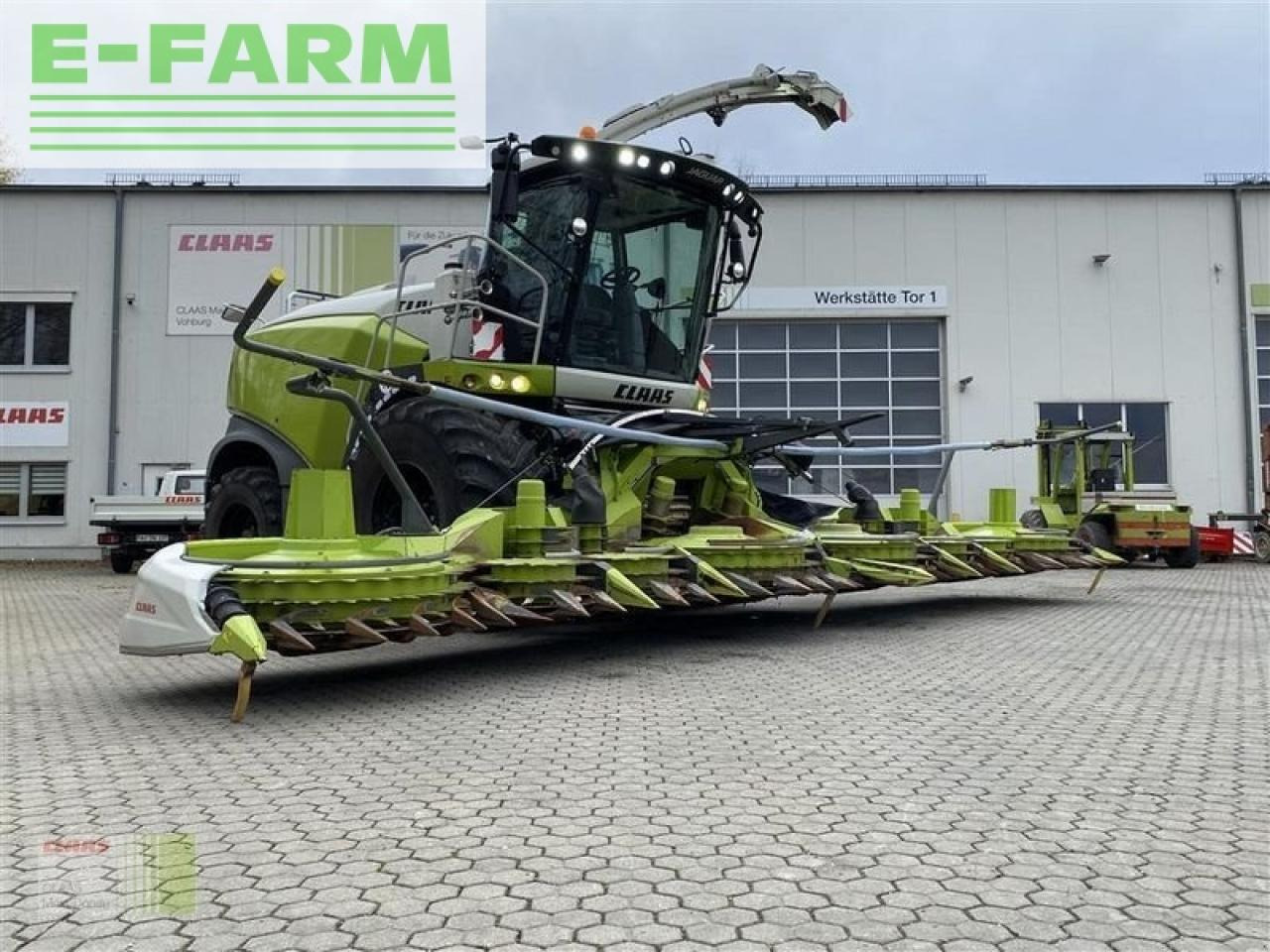 CLAAS jaguar 970 mit finanzierung - Önjáró szecskázógép: 2 kép. CLAAS jaguar 970 mit finanzierung - Önjáró szecskázógép: 2 kép.