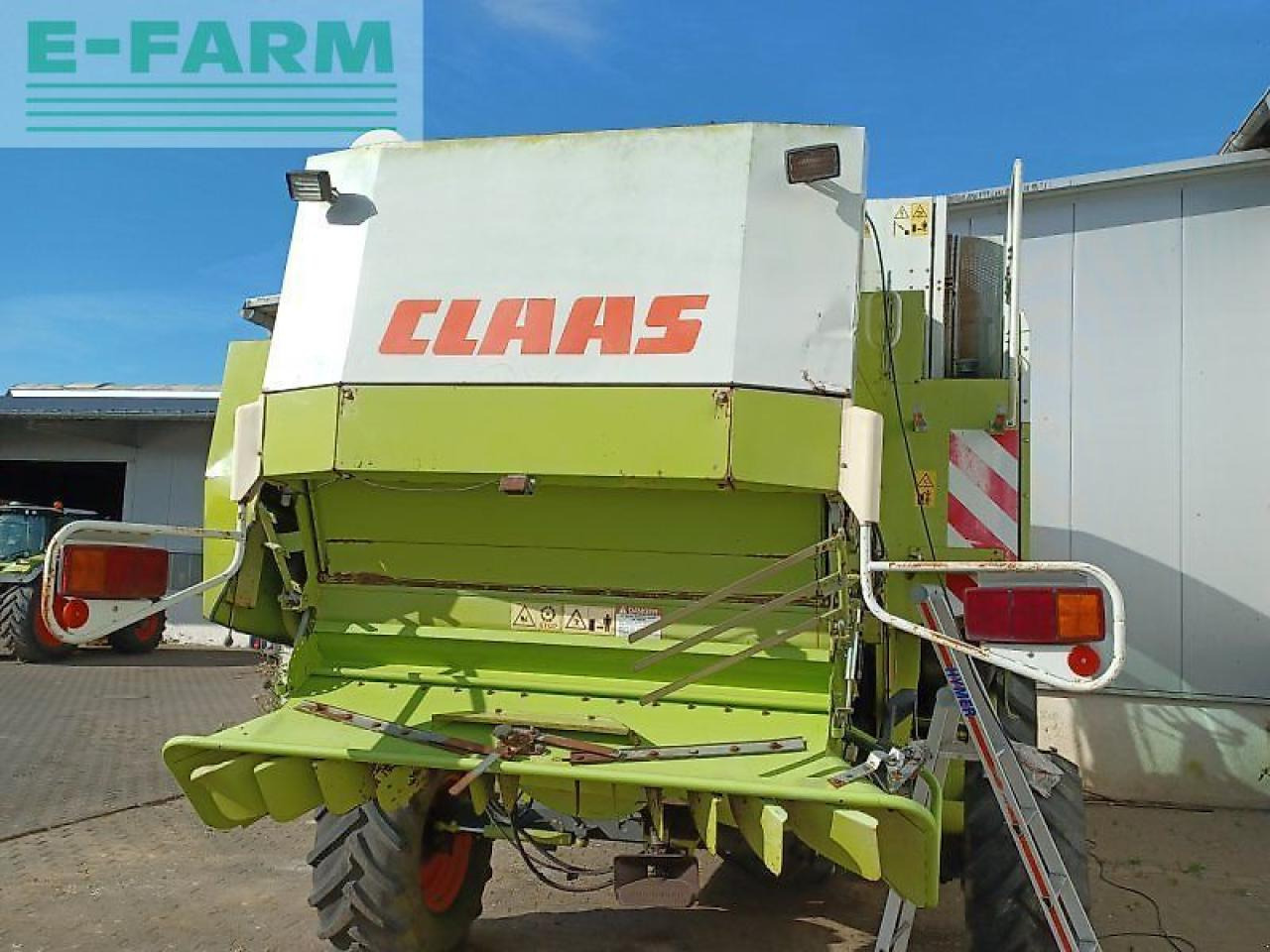 CLAAS lexion 440 - Kombájn: 3 kép. CLAAS lexion 440 - Kombájn: 3 kép.