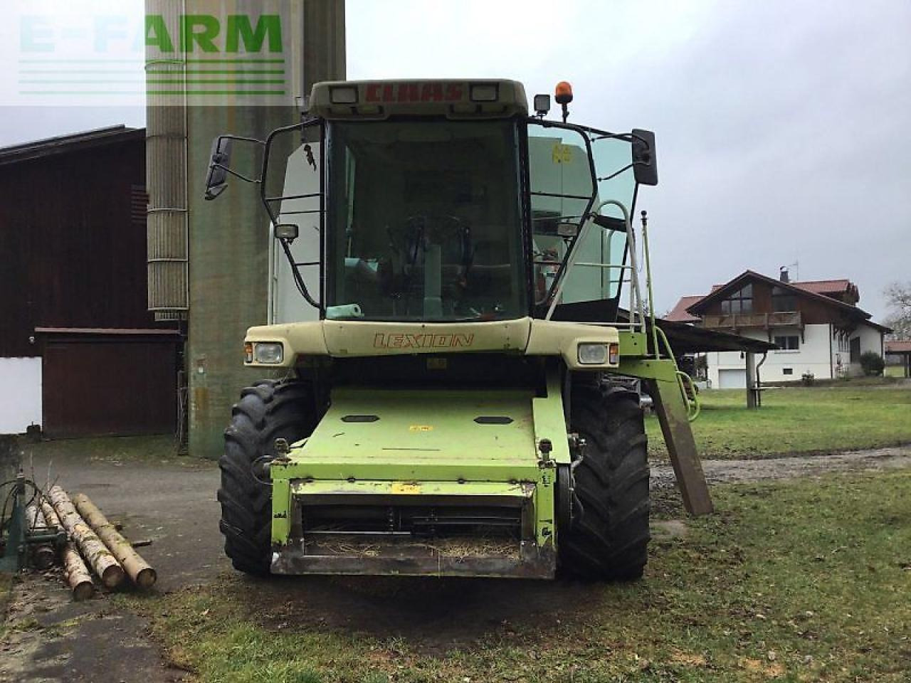 CLAAS lexion 450 - Kombájn: 2 kép. CLAAS lexion 450 - Kombájn: 2 kép.
