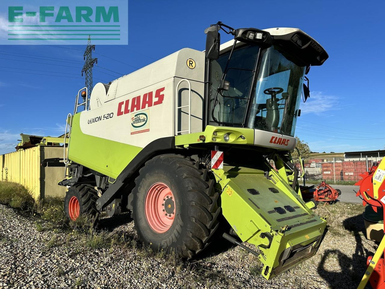 CLAAS lexion 520 - Kombájn: 1 kép. CLAAS lexion 520 - Kombájn: 1 kép.