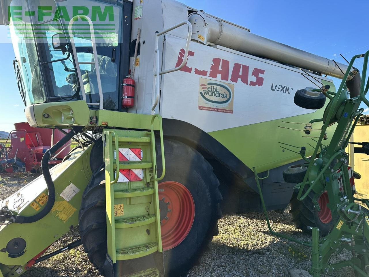 Kombájn CLAAS lexion 520: 12 kép.