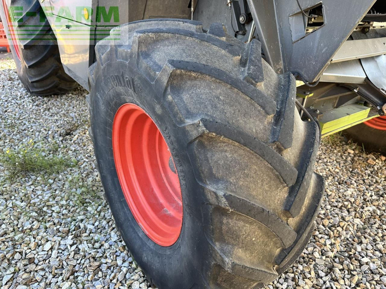 CLAAS lexion 520 - Kombájn: 5 kép. CLAAS lexion 520 - Kombájn: 5 kép.