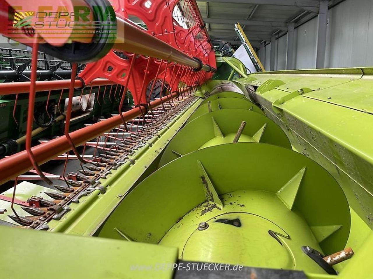 CLAAS lexion 5300 - Kombájn: 2 kép. CLAAS lexion 5300 - Kombájn: 2 kép.