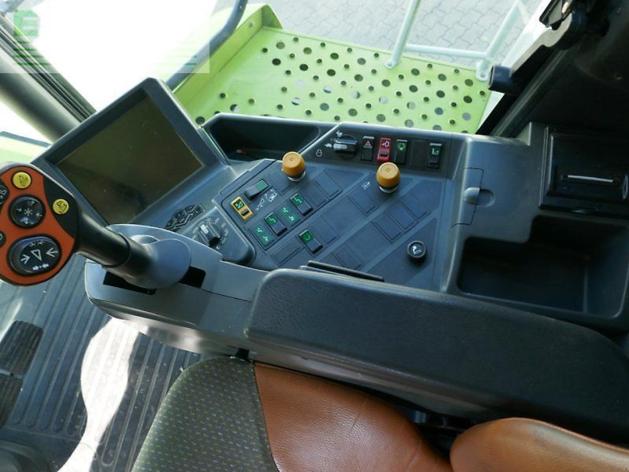 Kombájn CLAAS lexion 540 c: 13 kép.