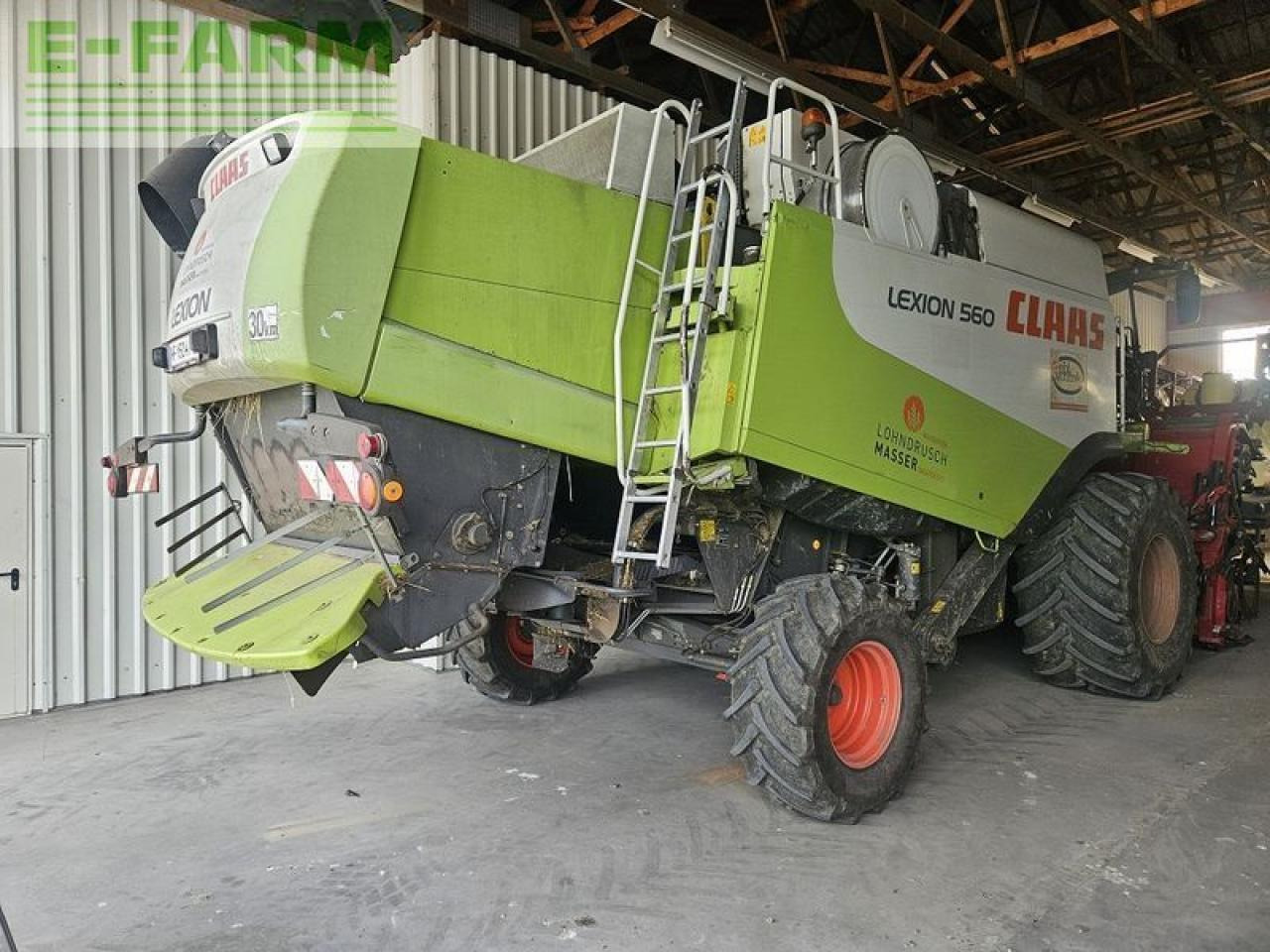 CLAAS lexion 560 - Kombájn: 1 kép. CLAAS lexion 560 - Kombájn: 1 kép.
