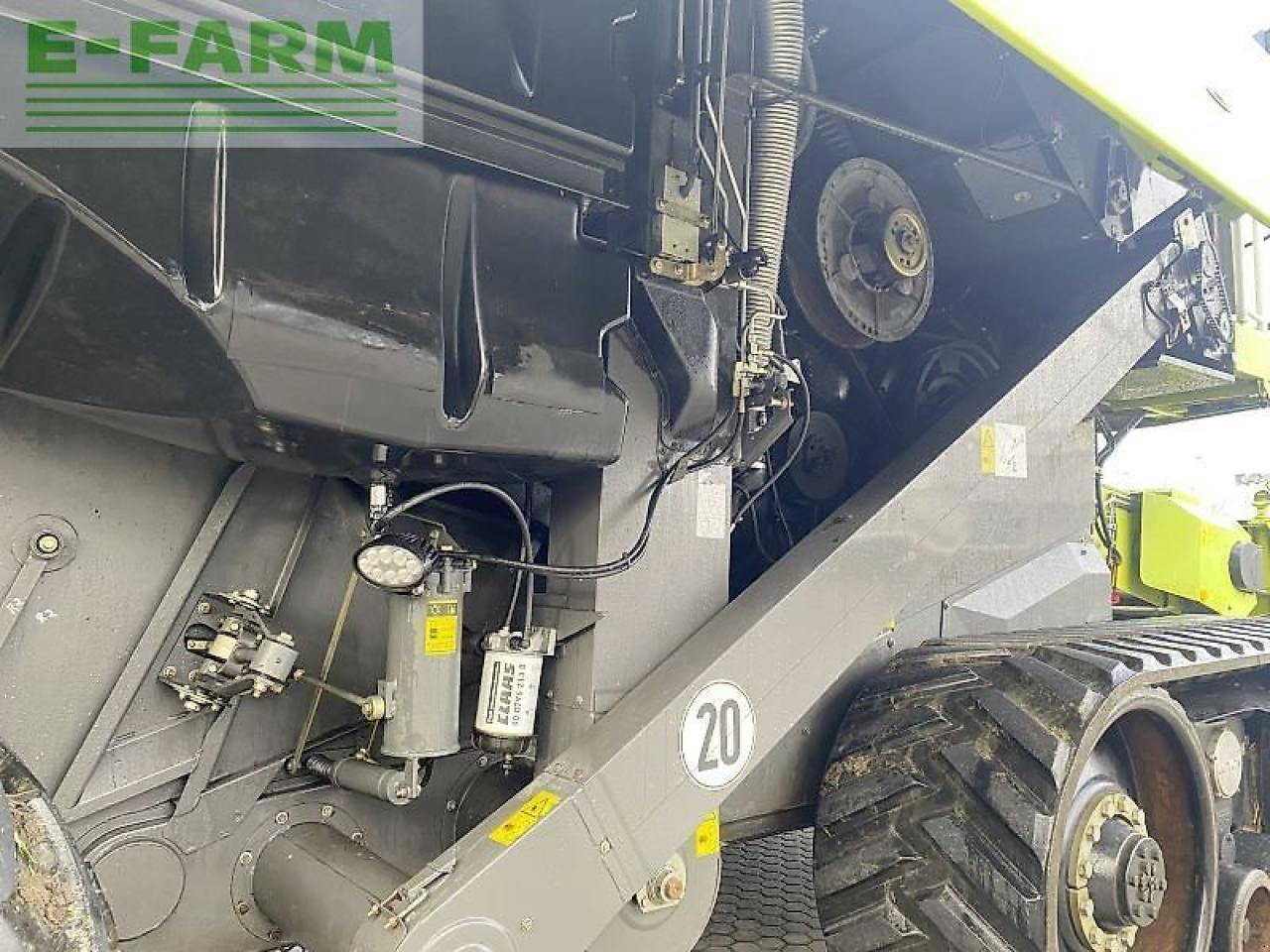 CLAAS lexion 570 tt mit v900+tw - Kombájn: 5 kép. CLAAS lexion 570 tt mit v900+tw - Kombájn: 5 kép.