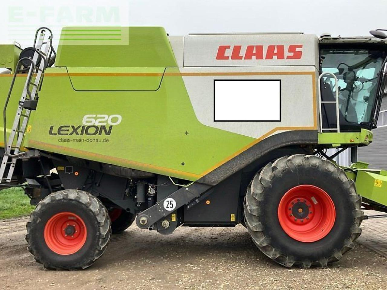 CLAAS lexion 620 - Kombájn: 3 kép. CLAAS lexion 620 - Kombájn: 3 kép.