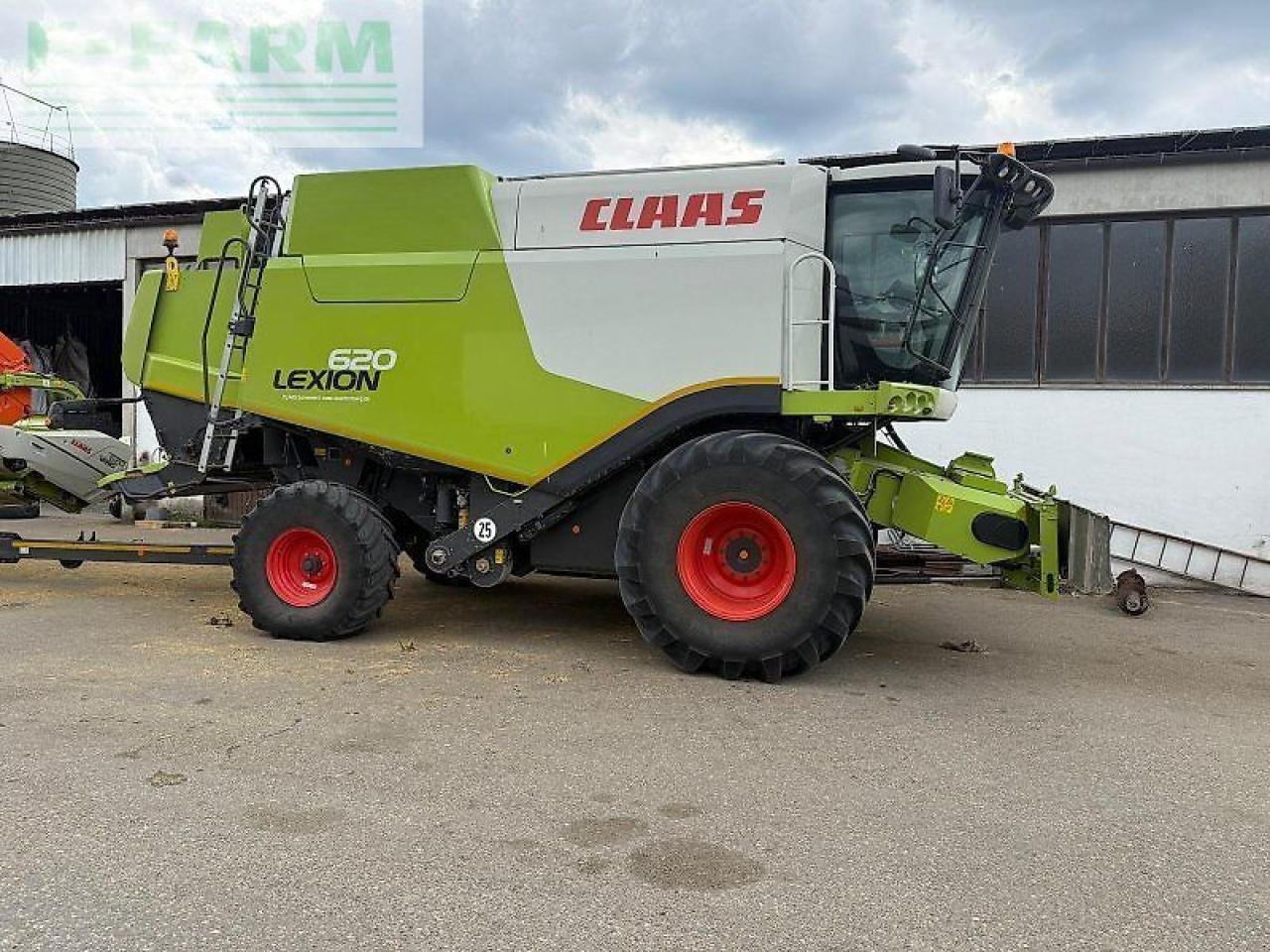 CLAAS lexion 620 - Kombájn: 5 kép. CLAAS lexion 620 - Kombájn: 5 kép.