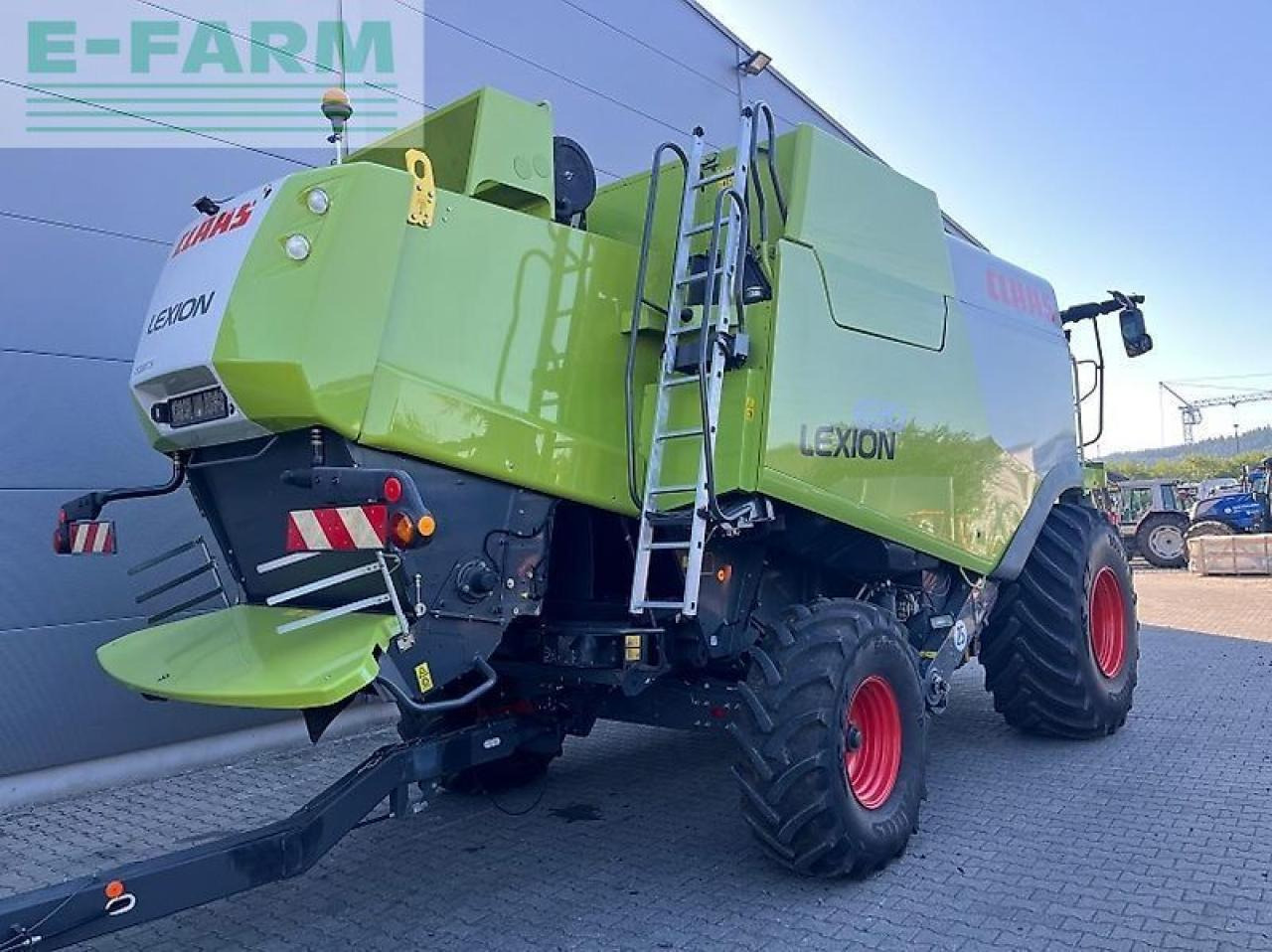 CLAAS lexion 630 - Kombájn: 4 kép. CLAAS lexion 630 - Kombájn: 4 kép.