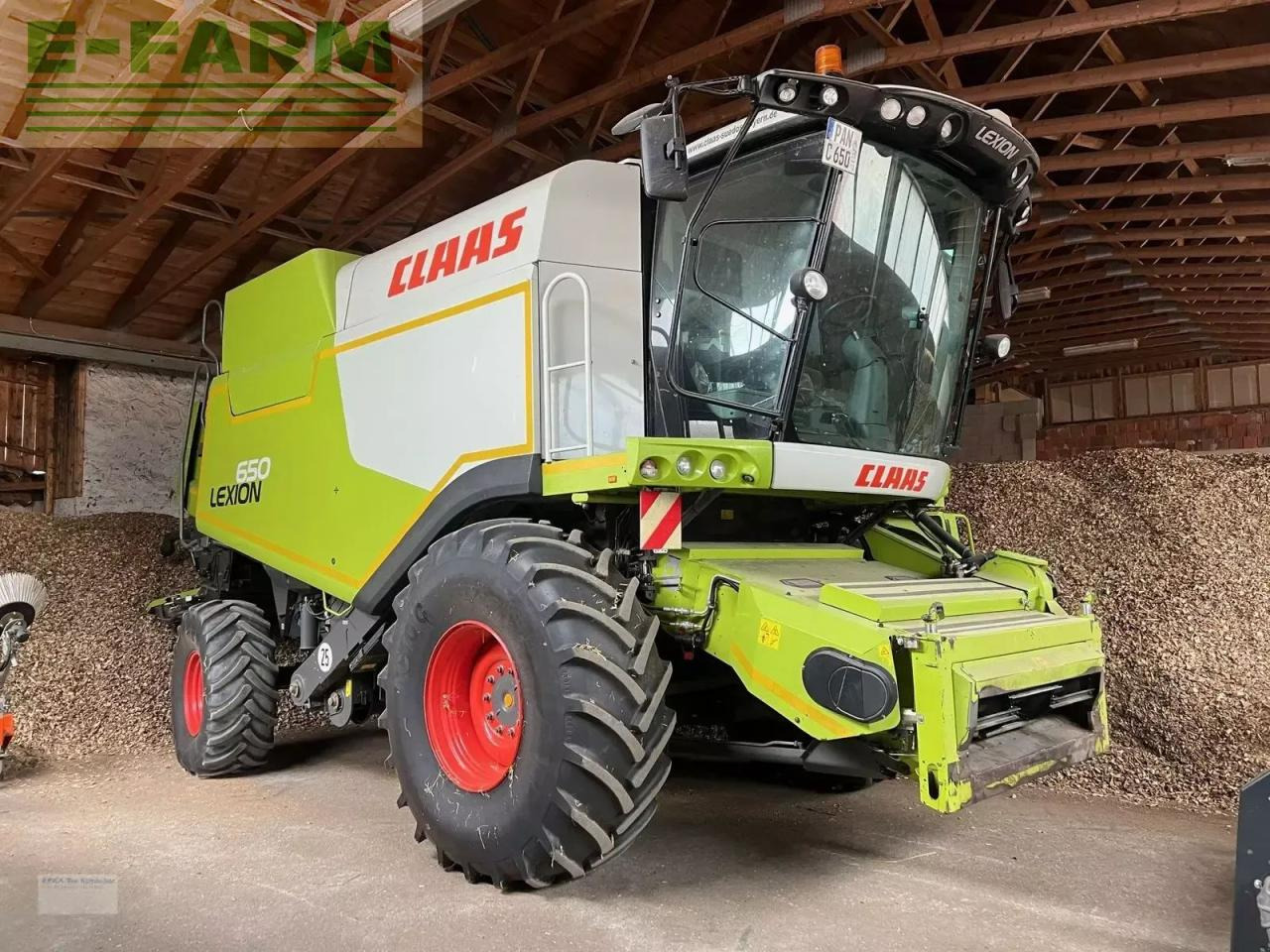 CLAAS lexion 650 (stage iiib) - Kombájn: 1 kép. CLAAS lexion 650 (stage iiib) - Kombájn: 1 kép.