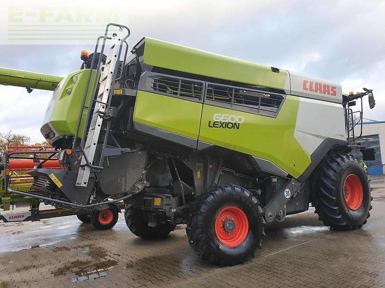 CLAAS lexion 6600 +vario 930 - Kombájn: 3 kép. CLAAS lexion 6600 +vario 930 - Kombájn: 3 kép.