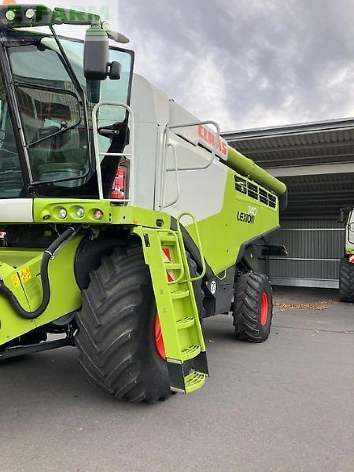 CLAAS lexion 740 tier 4 - Kombájn: 3 kép. CLAAS lexion 740 tier 4 - Kombájn: 3 kép.