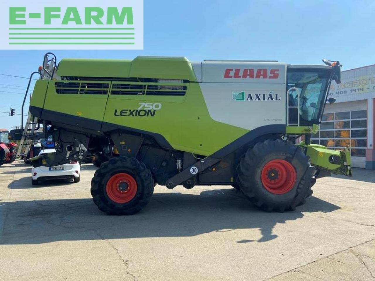 CLAAS lexion 750 - Kombájn: 4 kép. CLAAS lexion 750 - Kombájn: 4 kép.