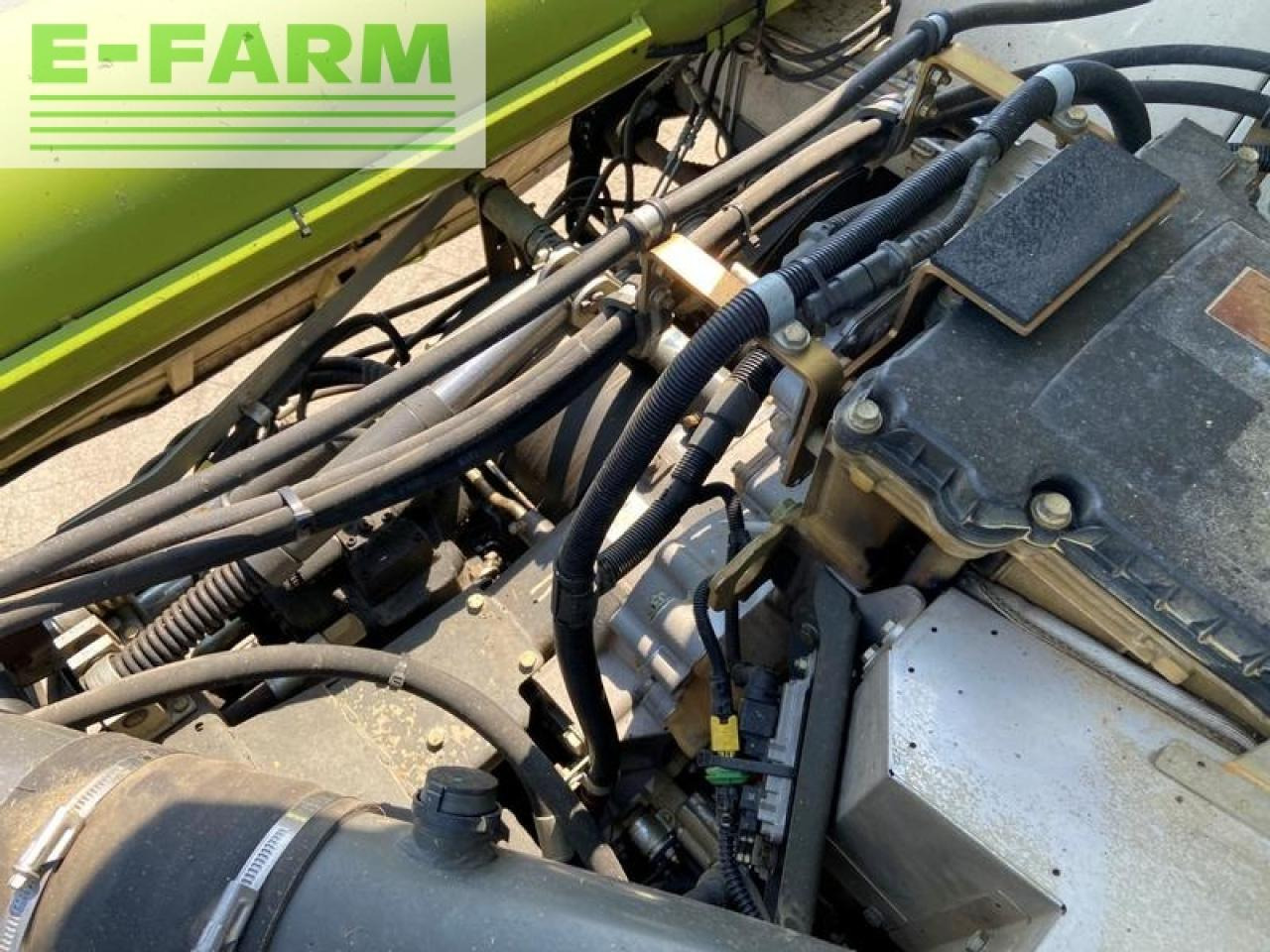 Kombájn CLAAS lexion 750: 17 kép.