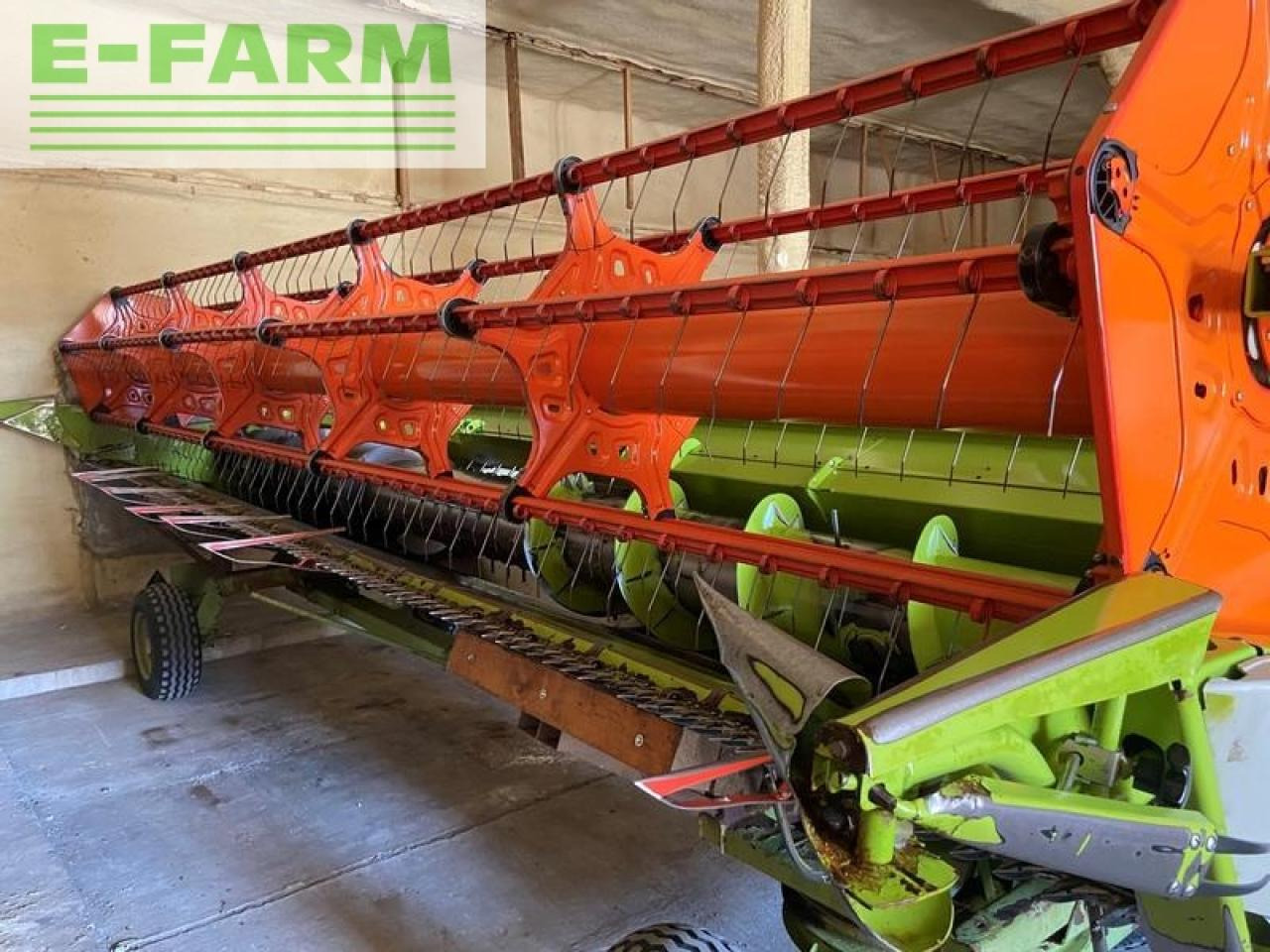 Kombájn CLAAS lexion 750: 39 kép.