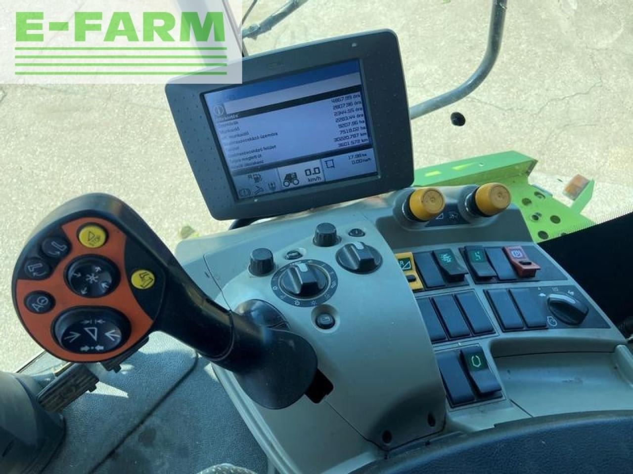 Kombájn CLAAS lexion 750: 11 kép.