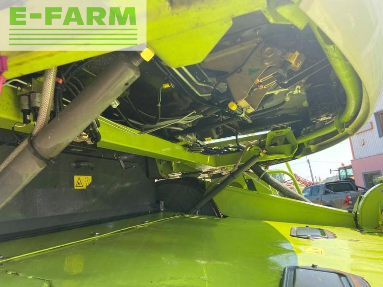 Kombájn CLAAS lexion 750: 16 kép.
