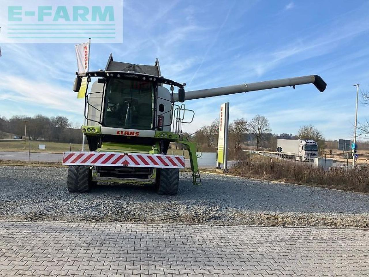 CLAAS lexion 760 tt terra trac - Kombájn: 2 kép. CLAAS lexion 760 tt terra trac - Kombájn: 2 kép.