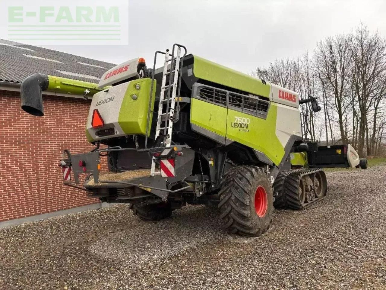 CLAAS lexion 7600 tt 4wd - Kombájn: 4 kép. CLAAS lexion 7600 tt 4wd - Kombájn: 4 kép.