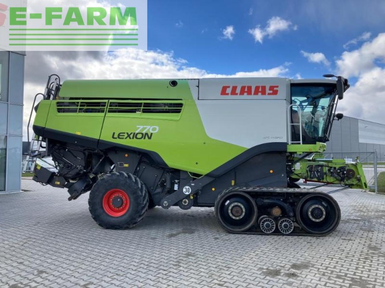 CLAAS lexion 770 terra trac - Kombájn: 2 kép. CLAAS lexion 770 terra trac - Kombájn: 2 kép.