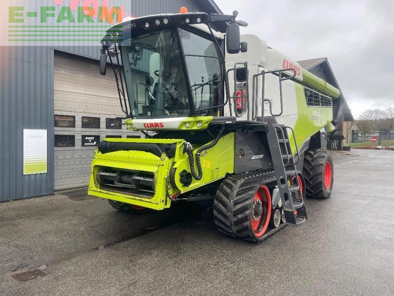 CLAAS lexion 8700 terra trac - Kombájn: 2 kép. CLAAS lexion 8700 terra trac - Kombájn: 2 kép.