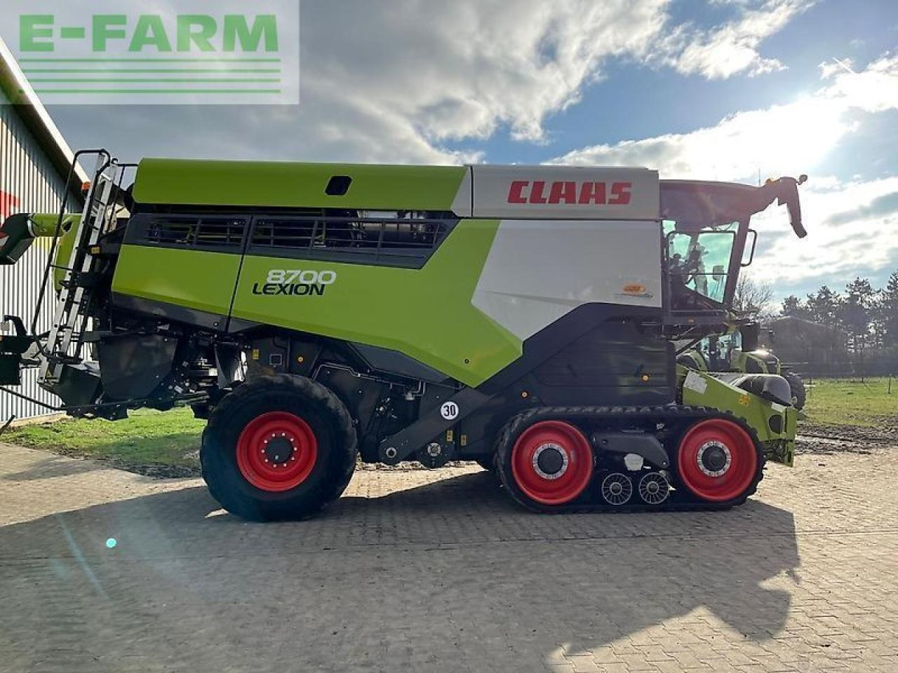 CLAAS lexion 8700 tt - Kombájn: 4 kép. CLAAS lexion 8700 tt - Kombájn: 4 kép.