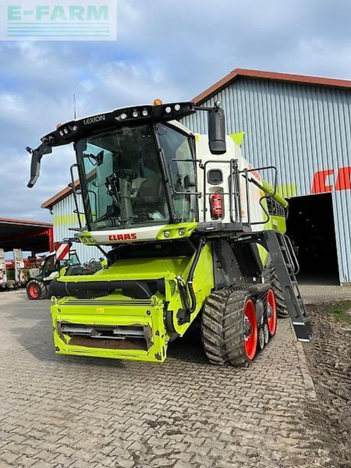 CLAAS lexion 8700 tt - Kombájn: 1 kép. CLAAS lexion 8700 tt - Kombájn: 1 kép.