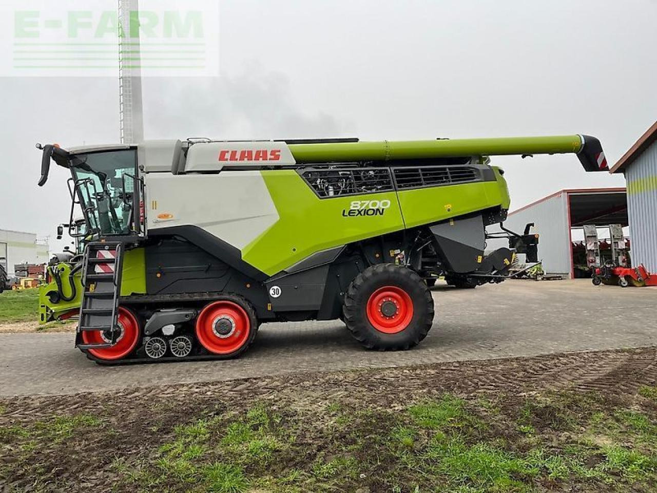 CLAAS lexion 8700 tt - Kombájn: 3 kép. CLAAS lexion 8700 tt - Kombájn: 3 kép.