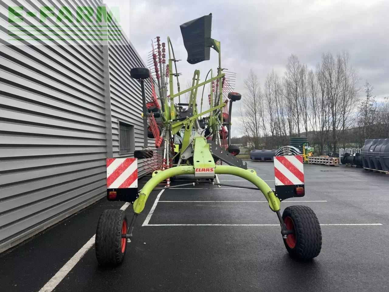 CLAAS liner 1650 twin (g00/010) - Szénaforgató: 4 kép. CLAAS liner 1650 twin (g00/010) - Szénaforgató: 4 kép.