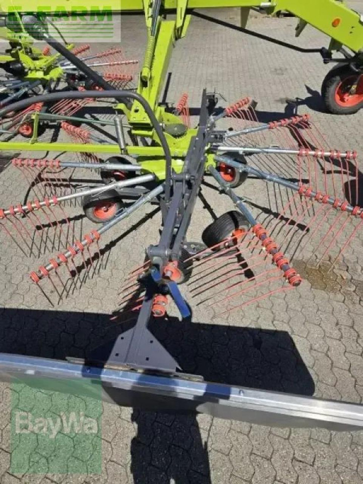CLAAS liner 1700 - Szénaforgató: 4 kép. CLAAS liner 1700 - Szénaforgató: 4 kép.