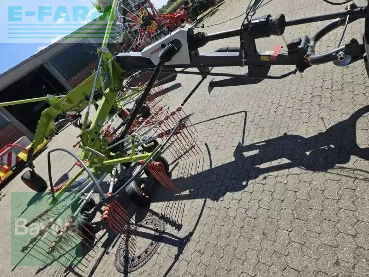 CLAAS liner 1700 - Szénaforgató: 2 kép. CLAAS liner 1700 - Szénaforgató: 2 kép.
