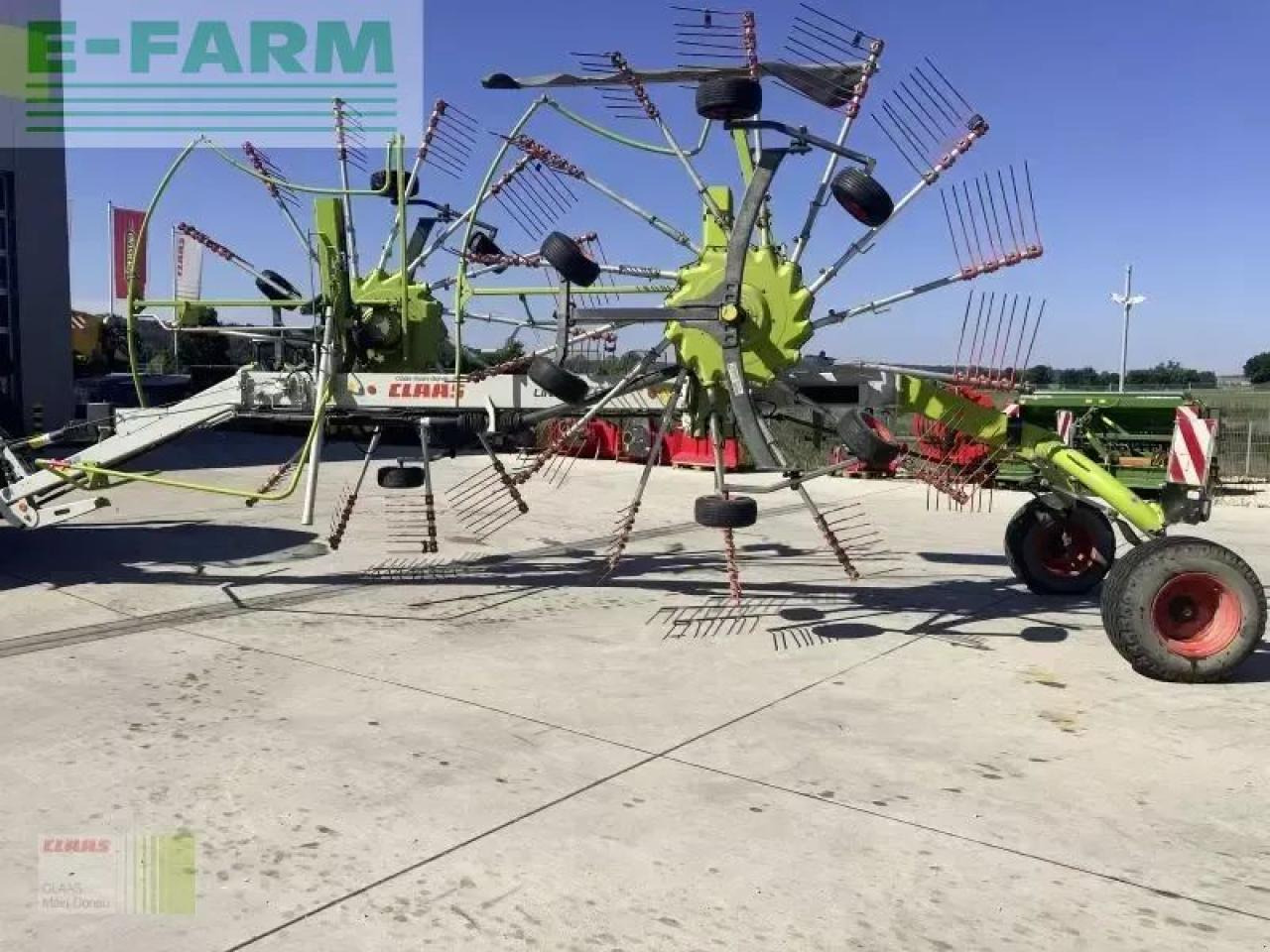 CLAAS liner 1750 - Szénaforgató: 1 kép. CLAAS liner 1750 - Szénaforgató: 1 kép.