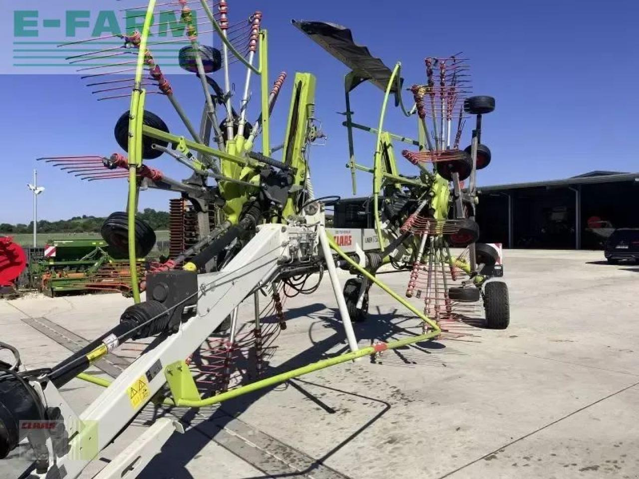 CLAAS liner 1750 - Szénaforgató: 2 kép. CLAAS liner 1750 - Szénaforgató: 2 kép.