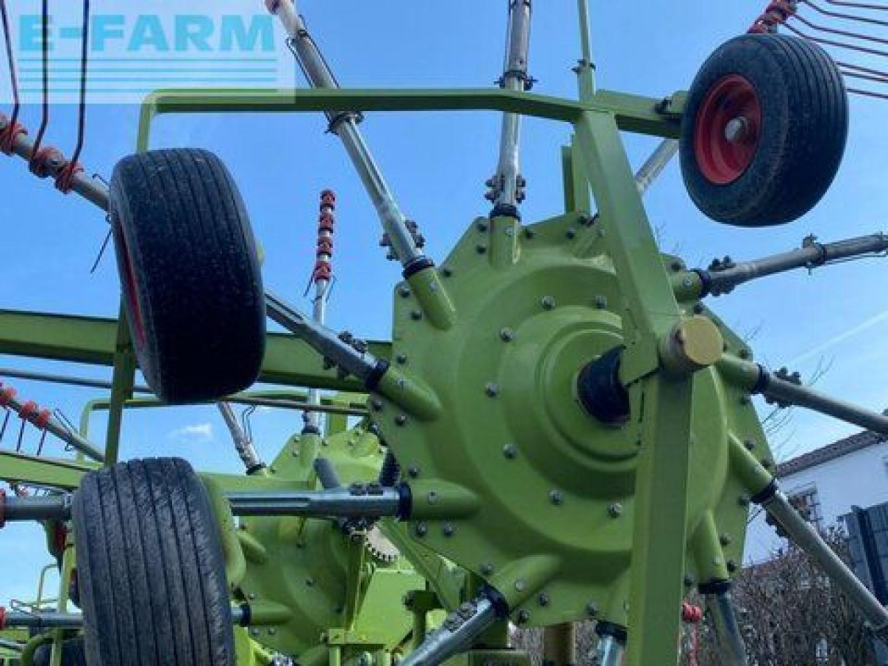 CLAAS liner 3000 - Szénaforgató: 5 kép. CLAAS liner 3000 - Szénaforgató: 5 kép.