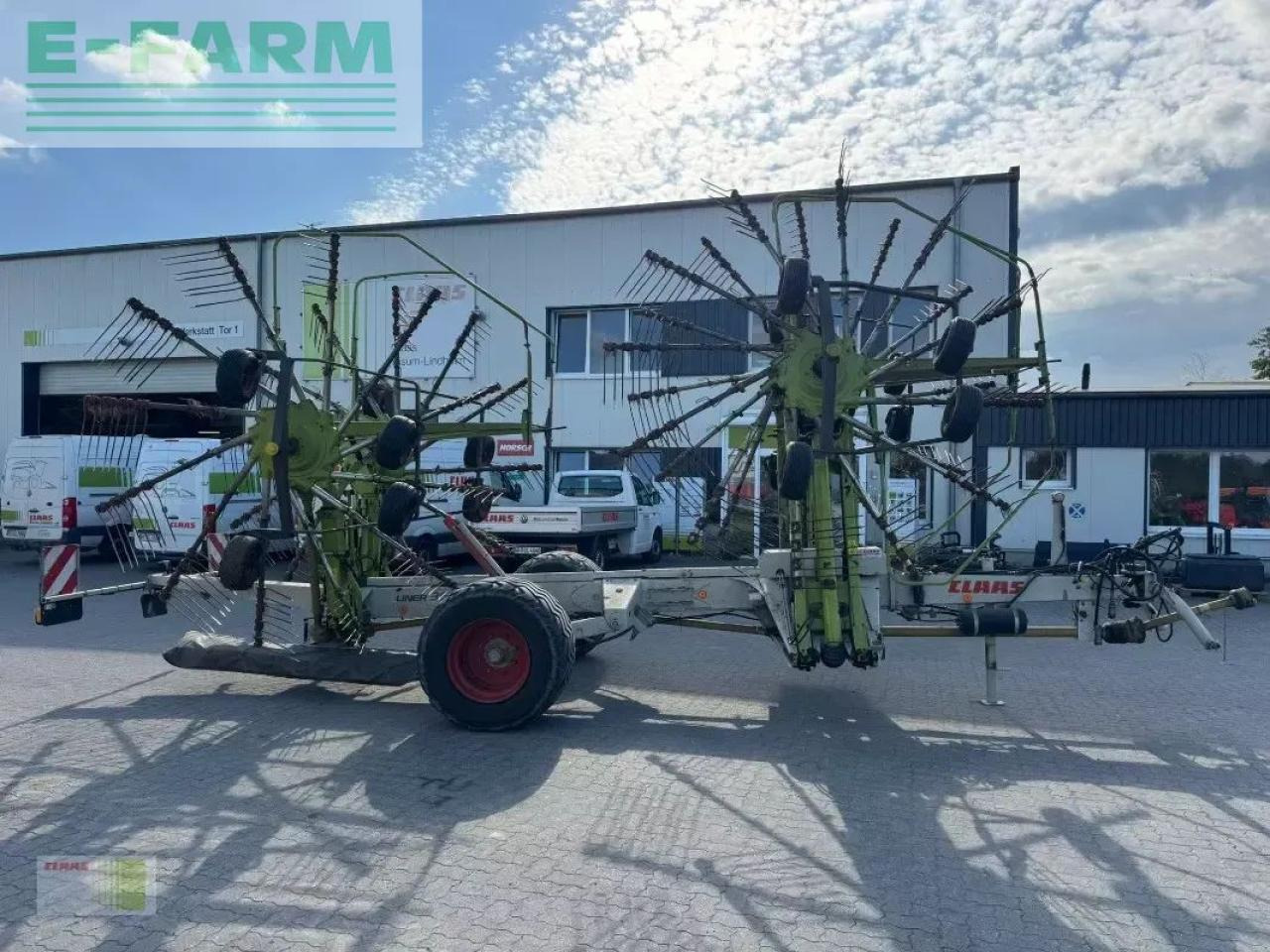 CLAAS liner 3600 - Szénaforgató: 3 kép. CLAAS liner 3600 - Szénaforgató: 3 kép.