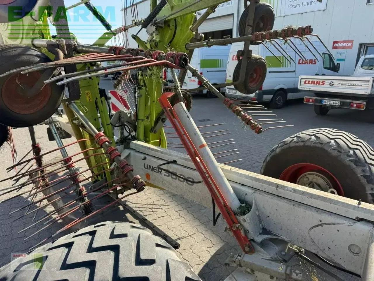 CLAAS liner 3600 - Szénaforgató: 4 kép. CLAAS liner 3600 - Szénaforgató: 4 kép.