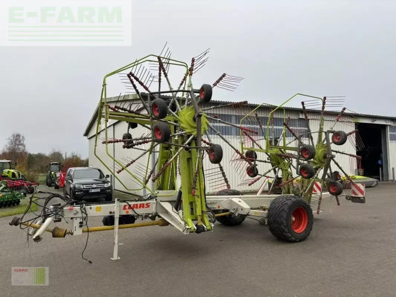 CLAAS liner 3600 comfort - Szénaforgató: 1 kép. CLAAS liner 3600 comfort - Szénaforgató: 1 kép.