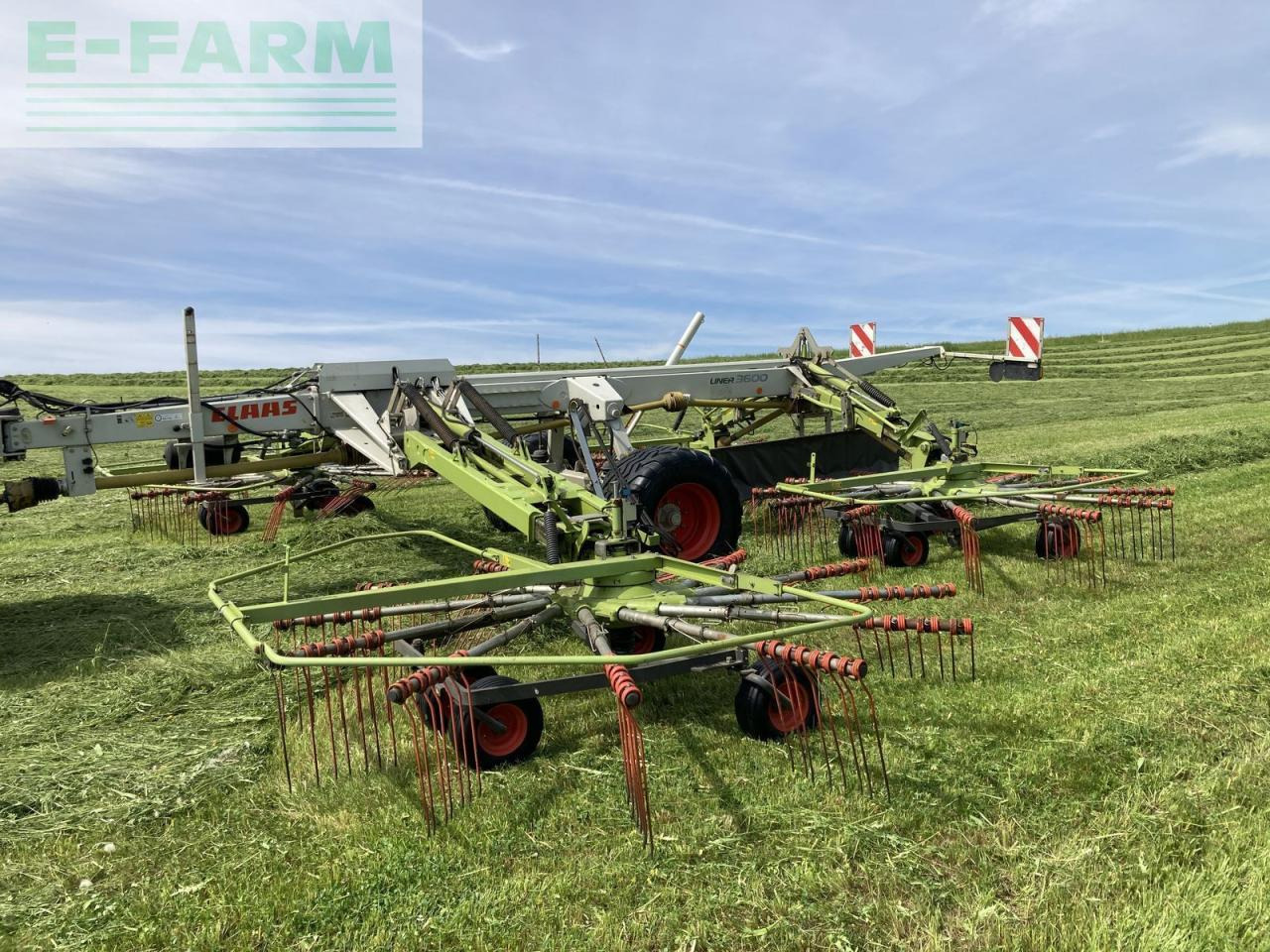 CLAAS liner 3600 comfort - Szénaforgató: 2 kép. CLAAS liner 3600 comfort - Szénaforgató: 2 kép.
